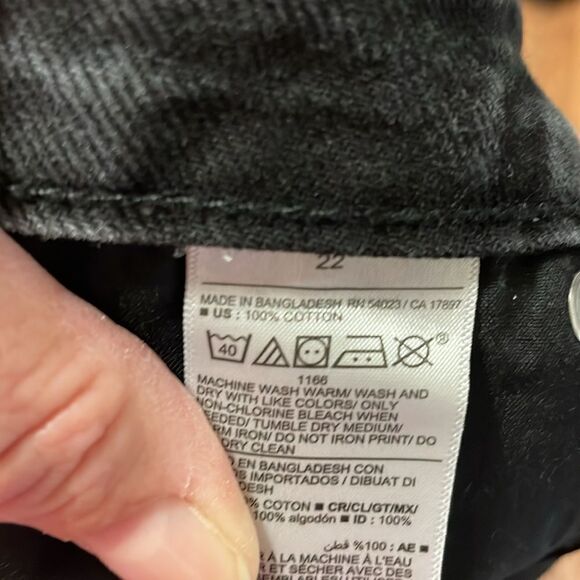 Old Navy Plus Size Booty Shorts, black cut-offs, cotton, 22 - Picture 5 of 6